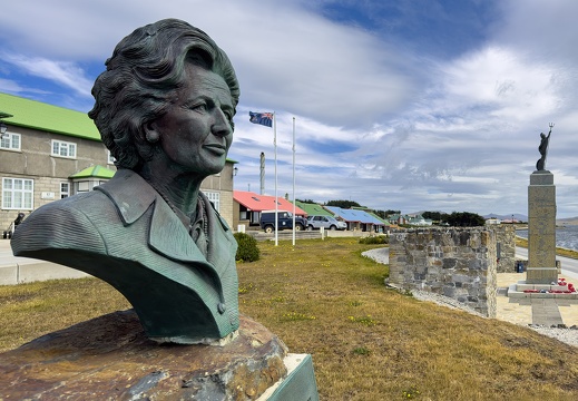 2024 02 Falkland Stanley Margaret Thatcher Memorial Bust Bild61 web