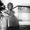 2024_02_Falkland_Stanley_Margaret Thatcher Memorial Bust_Bild62_web.jpg