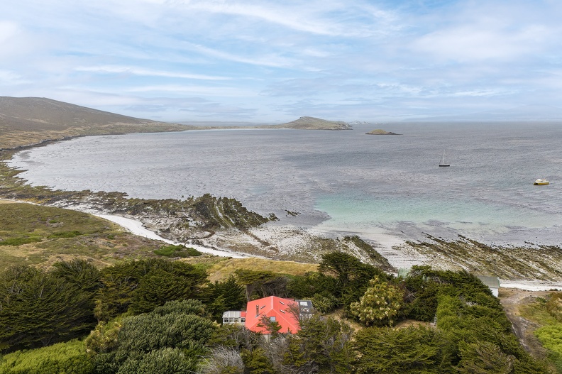 2024_02_West Falkland_Carcass Island_Carcass Resort_Bild01_web.jpg